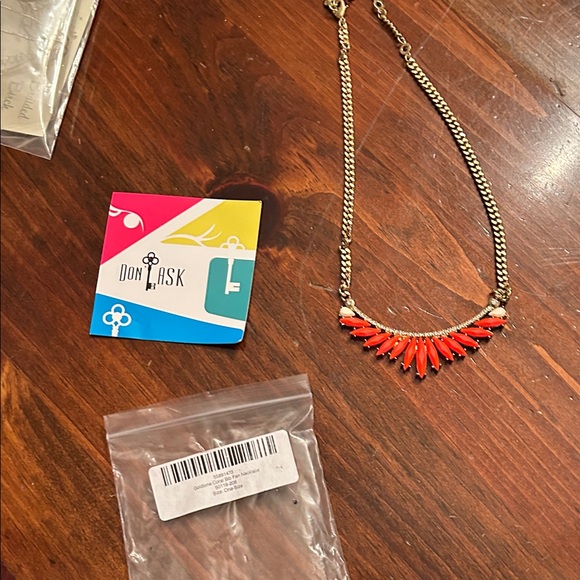 Elegant Gold and Orange Necklace - Picture 6 of 7